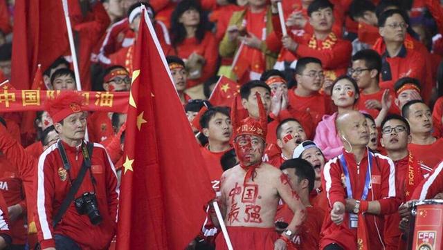 现年29岁的斯特林在2022年夏天离开曼城加盟切尔西，转会费为5620万欧元。